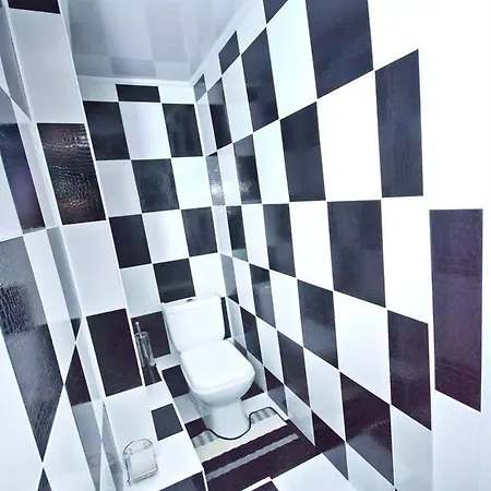 Apartment Black And White Chisinau